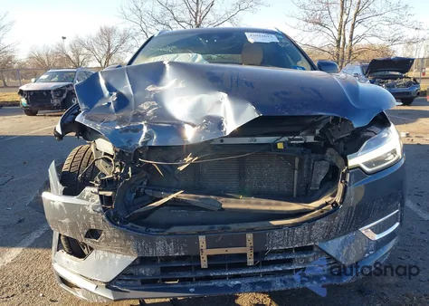 2019 Volvo Xc60 T5 Inscription z USA, uszkodzony, nr VIN LYV102RL7KB223400